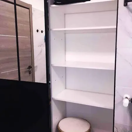 Trendy Apartment With 2 Bedrooms,2 Full Bathrooms Each With Shower,Toilet,Sink, 500M From The Centre, Private Secure Parking Apartment Cannes