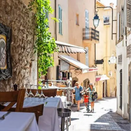 Apartment Trendy Apartment With 2 Bedrooms,2 Full Bathrooms Each With Shower,Toilet,Sink, 500M From The Centre, Private Secure Parking Cannes